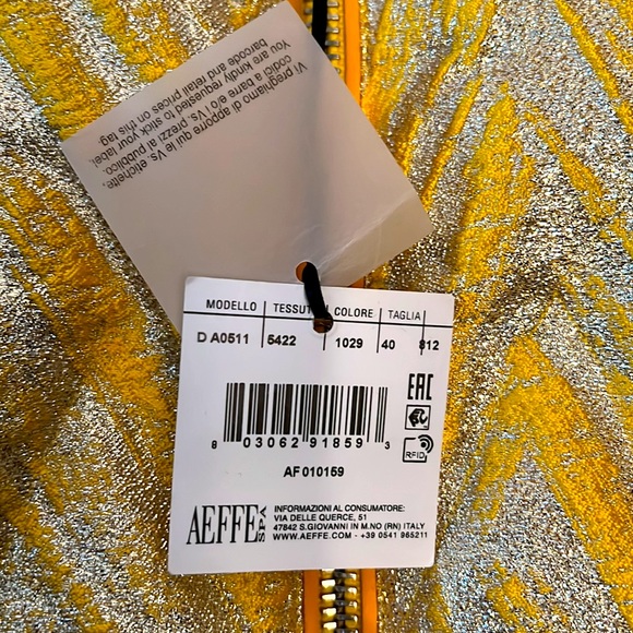 Moschino Yellow and Sliver Chevron Puffer Coat. NWT ! - Picture 9 of 10